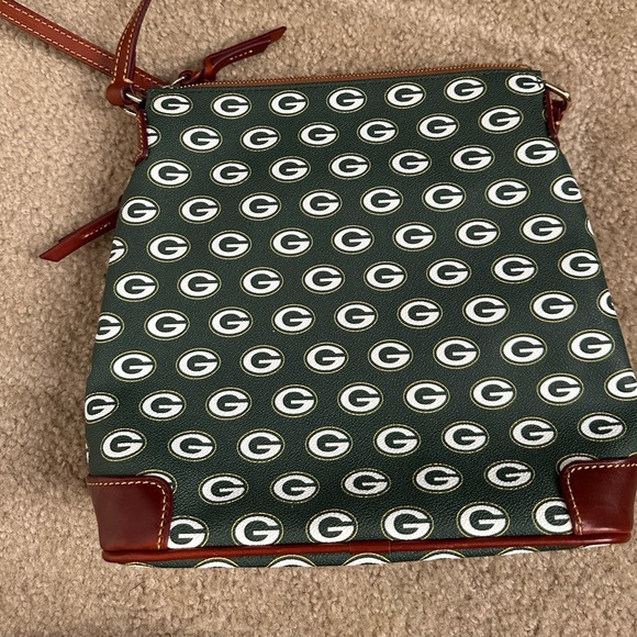 Dooney & Bourke Green Bay Packers Crossbody Bag -Authentic - Picture 3 of 6